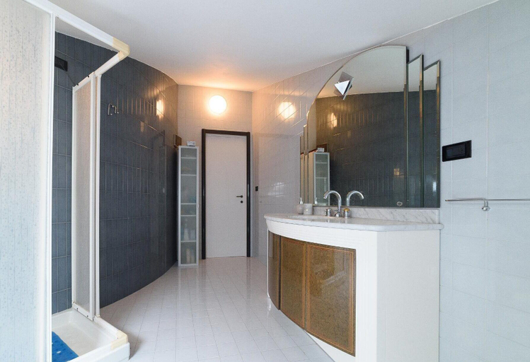 Bathroom 5, VILLA PESCARA, Pescara