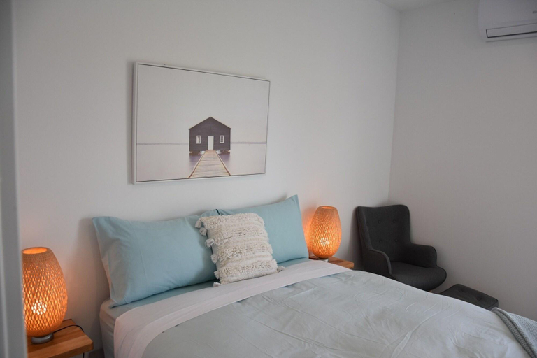 Room 2, Peninsula Beachside Accommodation, Melbourne