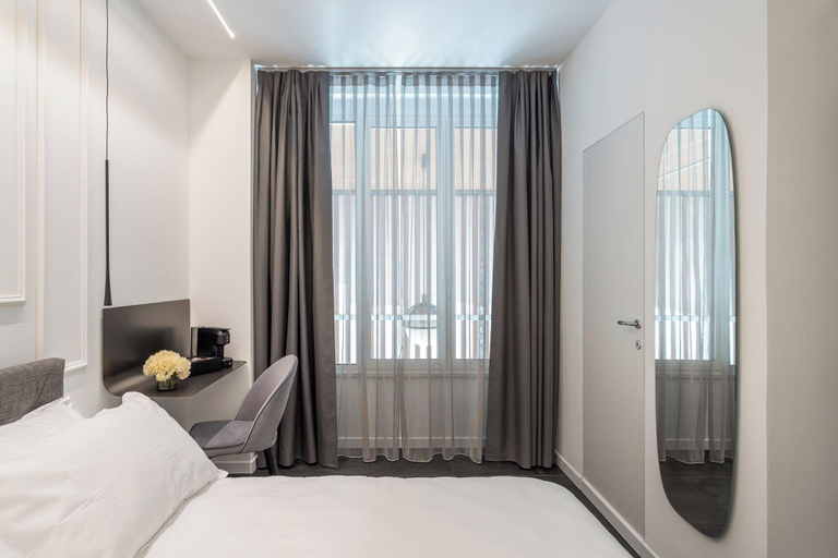 Bedroom 3, King Property, La Spezia