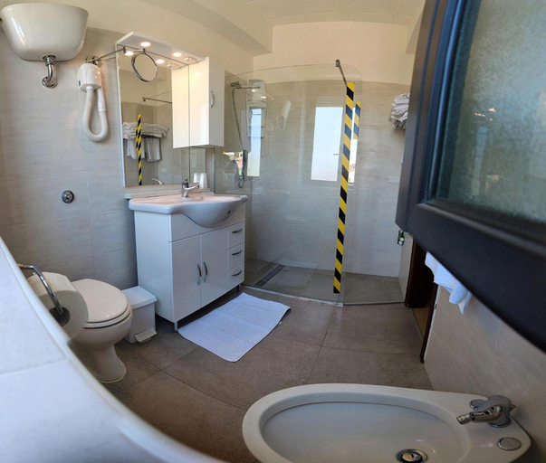 Bathroom 5, Ristorante Albergo Gerardo Di Masi, Avellino