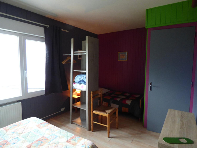 Bedroom 2, Hotel Restaurant La Chaumiere Du Lac, Jura