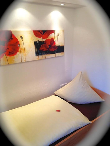 Bedroom 3, Hotel Zur Wasserburg, Rhein-Erft-Kreis