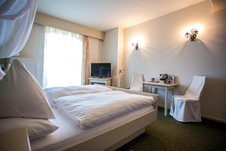 Bedroom 4, Panoramahotel Steirerland, Leibnitz