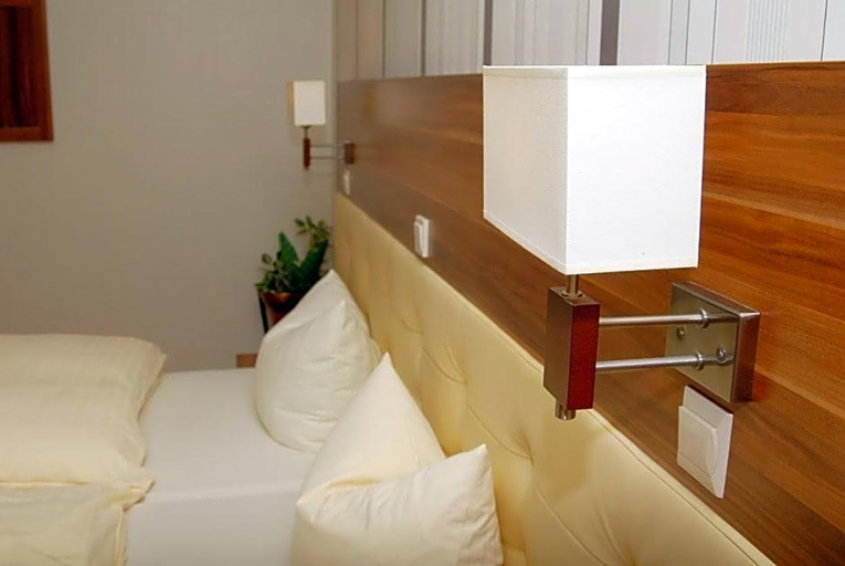 Bedroom 3, Hotel Restaurant Laux, Merzig-Wadern