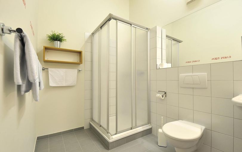 Bathroom 3, Hotel Bodensee Arena, Kreuzlingen