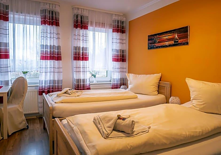 Bedroom 2, Hotel Bouzid Laatzen, Region Hannover