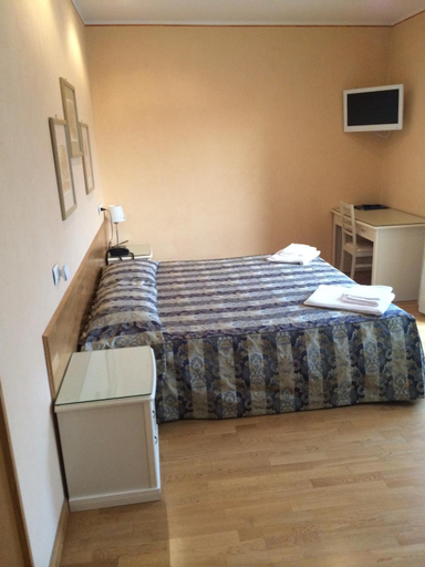 Bedroom 3, Hotel Concordia, Como