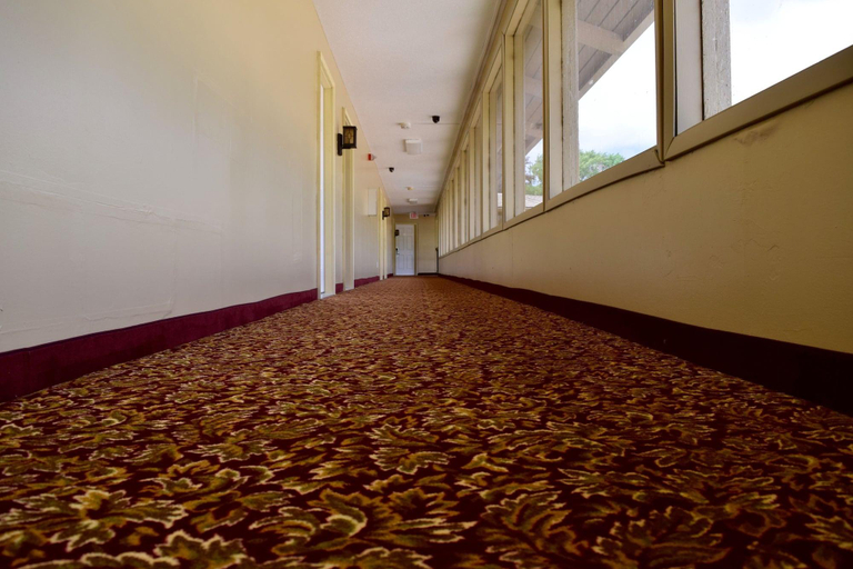 Public Area, Snelling Motel, Hennepin
