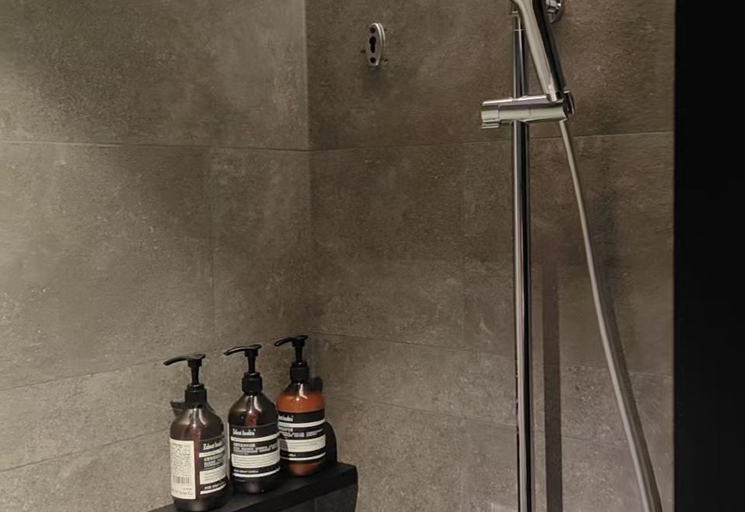 Bathroom 4, Yingzhouyuan Hotel, Liangshan Yi