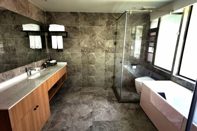 Bathroom, Donglai Manor Hotel, Shanghai