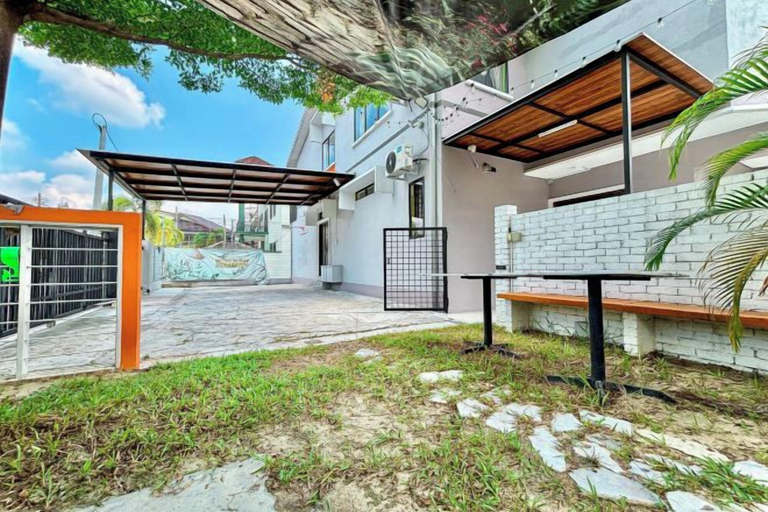 Outdoor dining, Auguri Bercham Landed 6BR Karaoke Set BBQ, Kinta