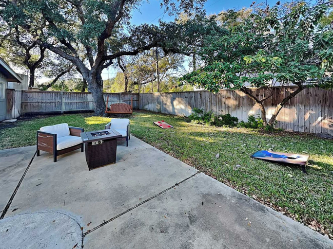 Others 5, Little Bay House by Miss Kitty’s, Aransas