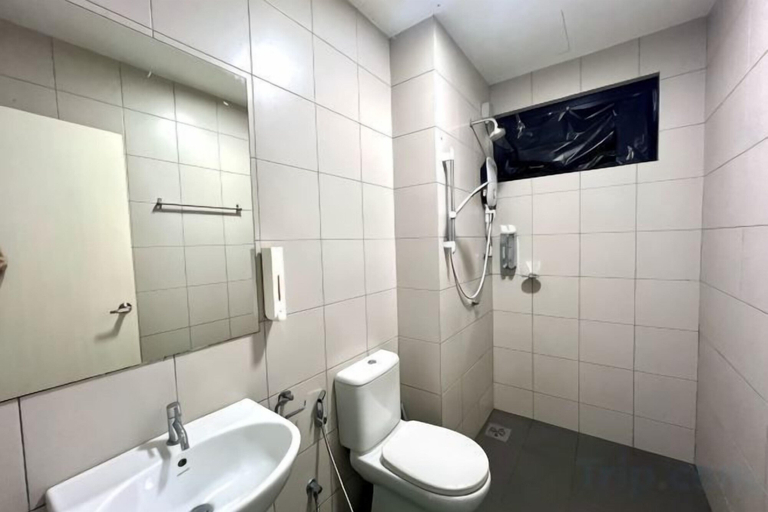Bathroom, Entire Unit & 2BR Near Legoland, Johor Bahru