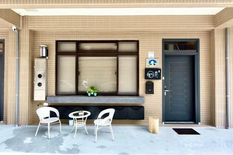 Exterior detail, NEAR HOMESTAY, Yilan
