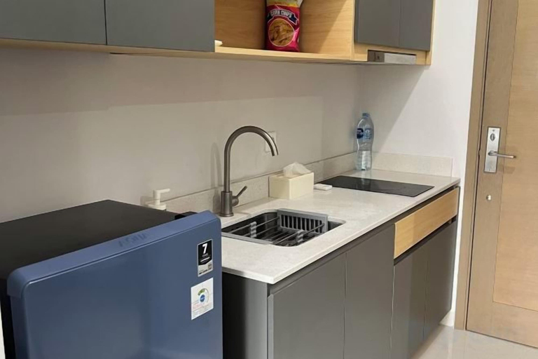 Private kitchen, Super Cozy and Clean Apartment connected to mall, West Jakarta