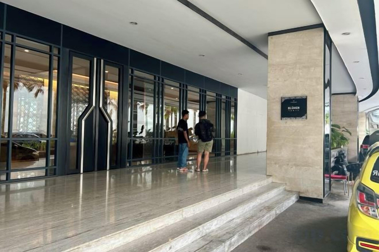 5, 53rd Floor, 2 Br, Netflix, Apt with View by Sky, Batam