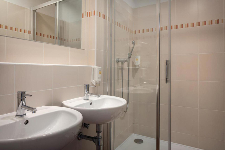Bathroom 4, Congress & Wellness Hotel Olsanka, Praha 3