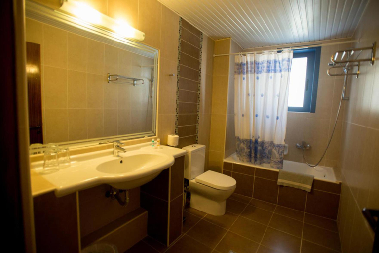 Bathroom 4, Neos Ikaros, Crete