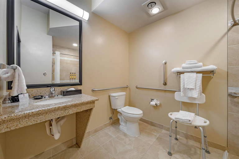 Bathroom 4, Best Western Plus Grapevine Inn, Yakima