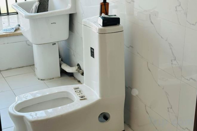 Bathroom 4, Bonjour Youth Hostel, Shenzhen