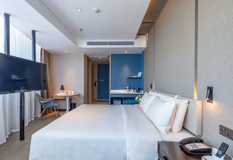 Bedroom 2, Atour Hotel (Wuhan High speed Railway Station Qingshan Heping Park Subway Station ), Wuhan