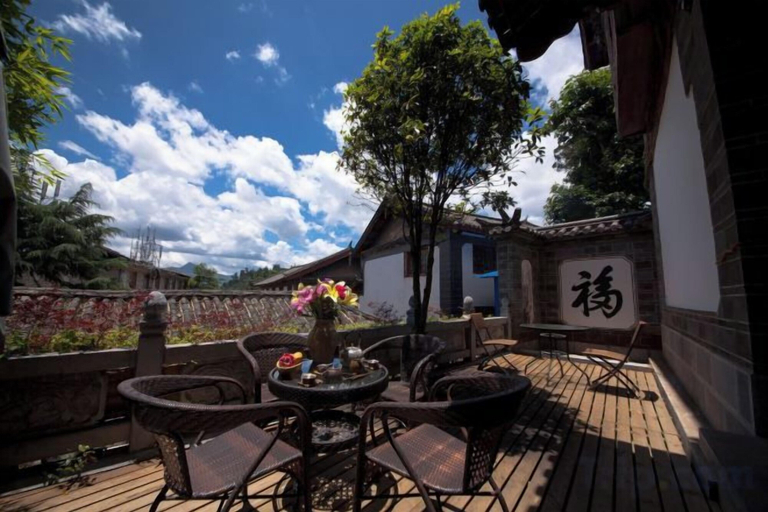 Outdoor dining 4, UNThinkHotel Qimu inn, Lijiang