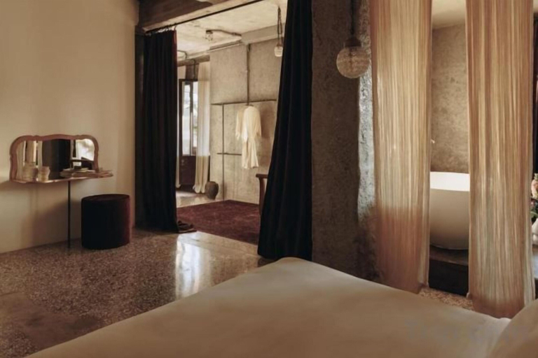 Bedroom 4, Mona Athens, Attica