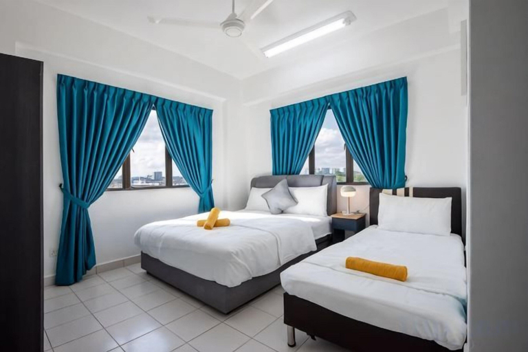 Bedroom 3, A Modern 3BR Home Near Danga Bay, Free Parking, Johor Bahru