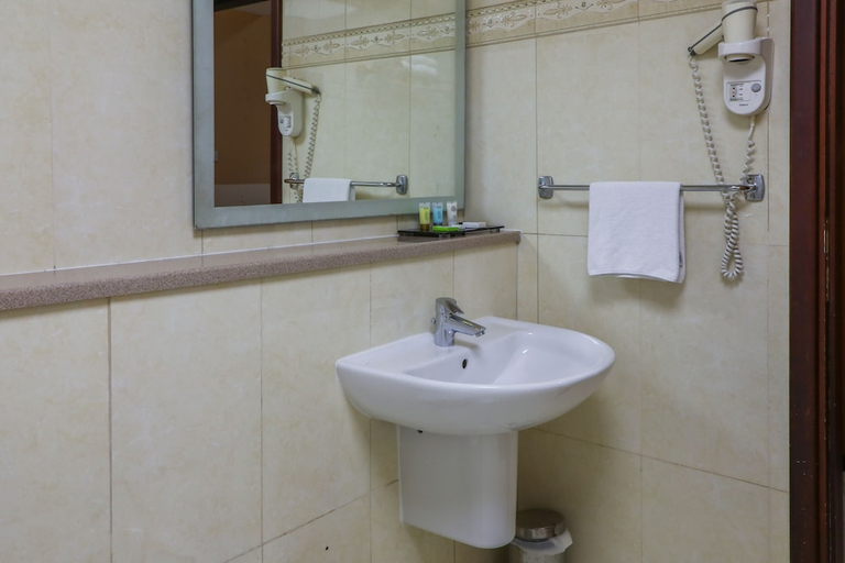 Bathroom 5, WESCOTT PEARL HOTEL APARTMENTS, Dubai