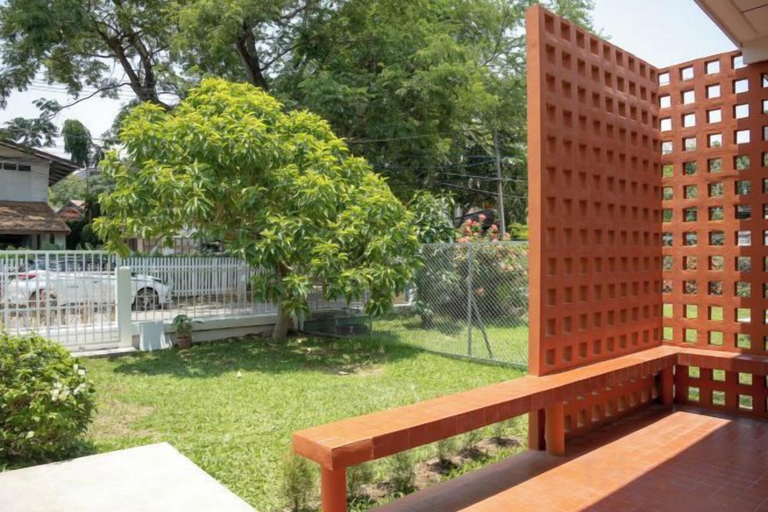 Exterior & Views 2, Ray's Home,3Br with Front Yard,Walkable to Nimman, Muang Chiang Mai