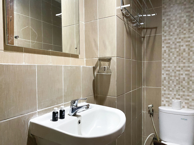 Bathroom 2, Enjoy Living Studio At Enviro Apartment, Cikarang