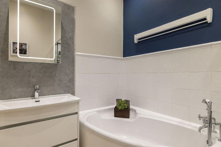 Bathroom 3, West Highland Apartments 'The Nevis', East Dunbartonshire