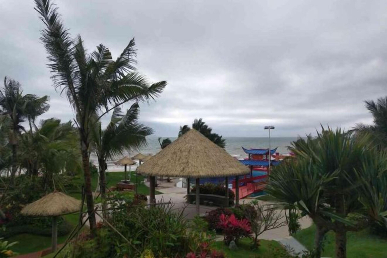 Property grounds, Haonianhua Yatao Resort, Zhanjiang