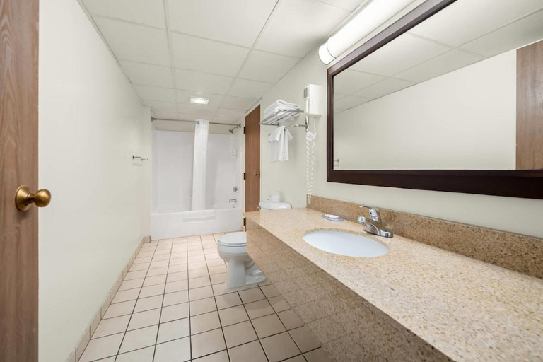 Bathroom 5, Quality Inn & Suites Black River Falls I-94, Jackson