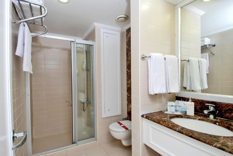 Bathroom 5, Delphin Diva Premiere, Antalya