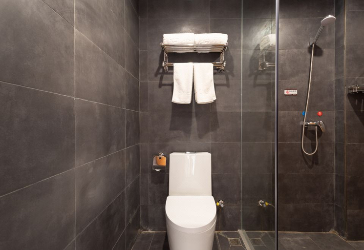 Bathroom 3, Jinyue Hotel, Yan'an