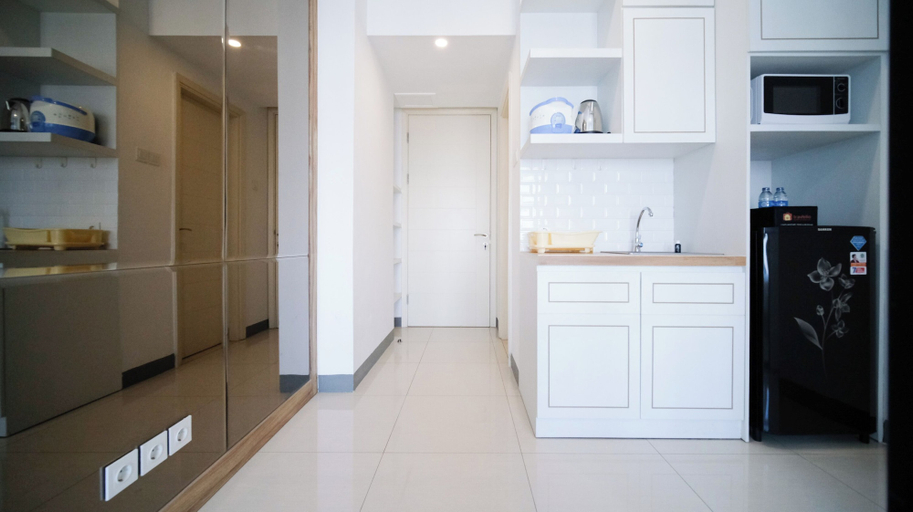 Interior, Minimalist Design Studio At Anderson Supermall Mansion Apartment, Surabaya