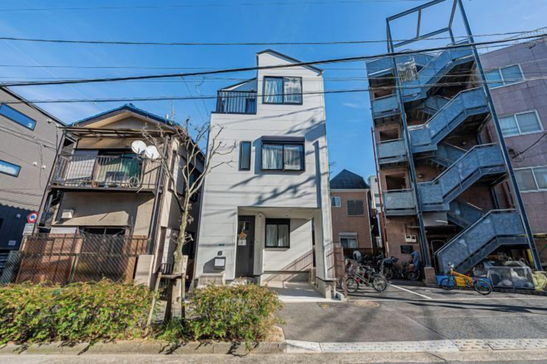 3, 5-min to Edogawa / 3-story villa / 3 rooms, 1 bath, Edogawa