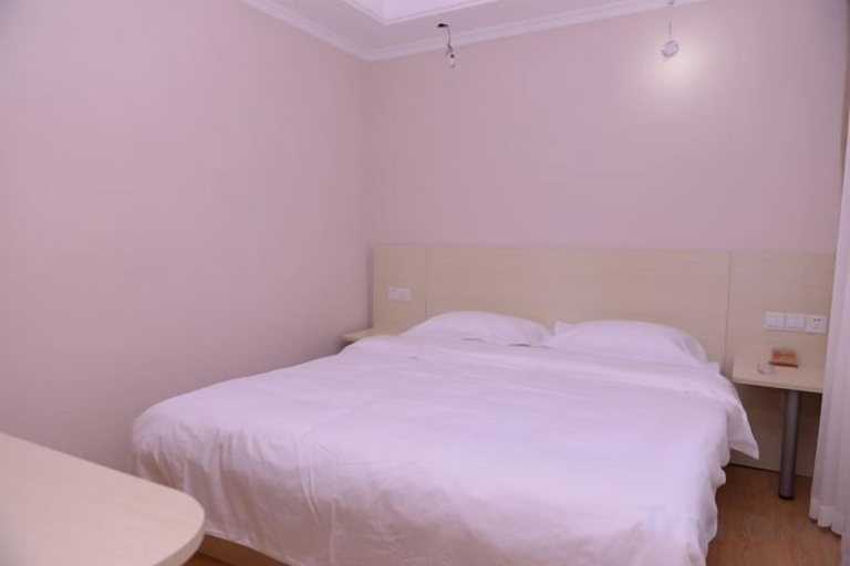 Bedroom 3, Qilong Hotel (Harbin Government Civil Aviation Building Shop), Harbin