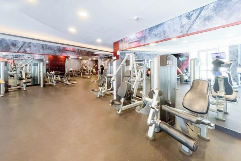 Fitness facility, bnbme Dubai Marina: Quiet Patio Oasis, Dubai