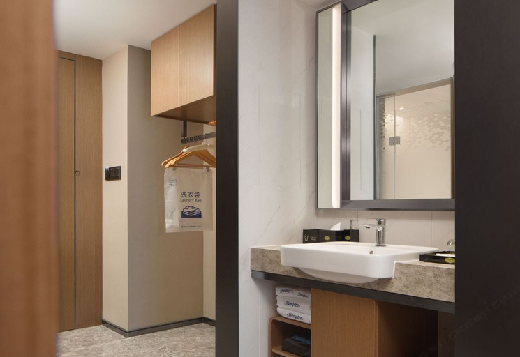 Bathroom 3, Hampton by Hilton Shenzhen Bao'an Airport, Shenzhen