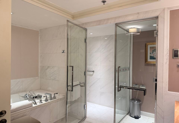 Bathroom 3, The Astor Hotel Tianjin, Tianjin