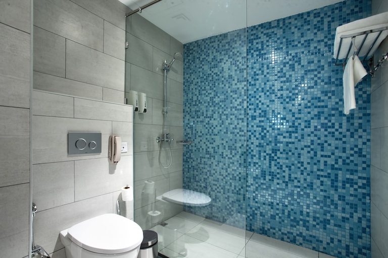Bathroom 3, City Avenue Al Reqqa Hotel, Dubai