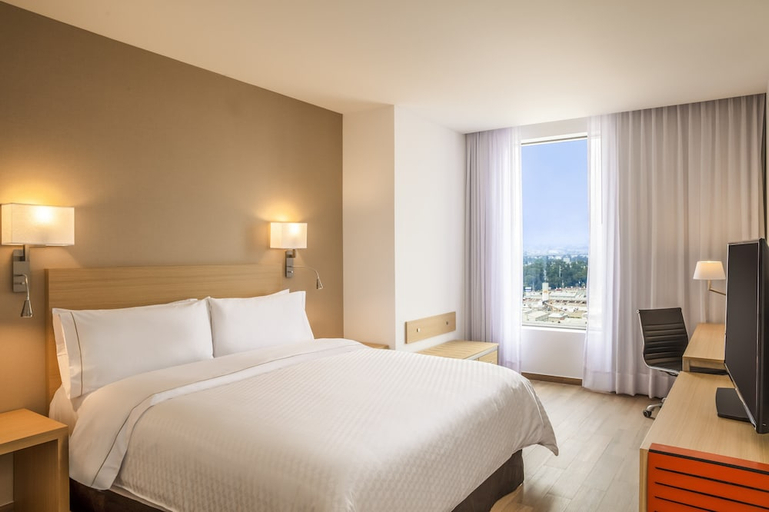 Bedroom 3, Fiesta Inn Parque Puebla, Puebla