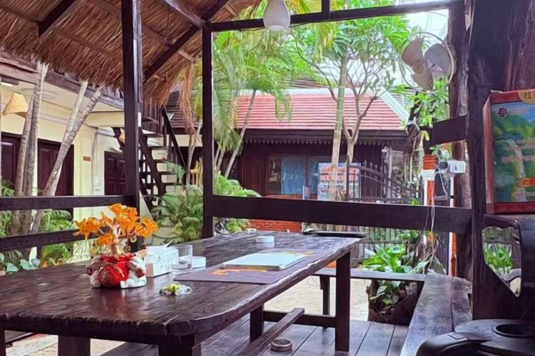 Outdoor dining 4, Manotemple Guesthouse, Luang Prabang