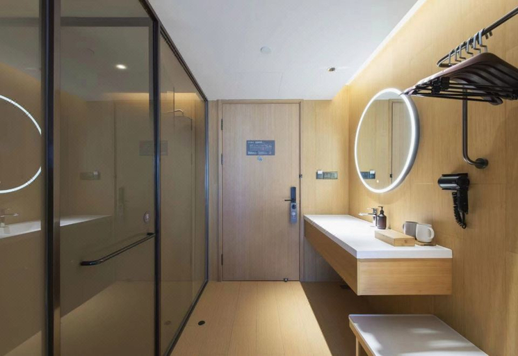 Bathroom 4, Ji Hotel Yulin Jingbian Changcheng Road, Yulin