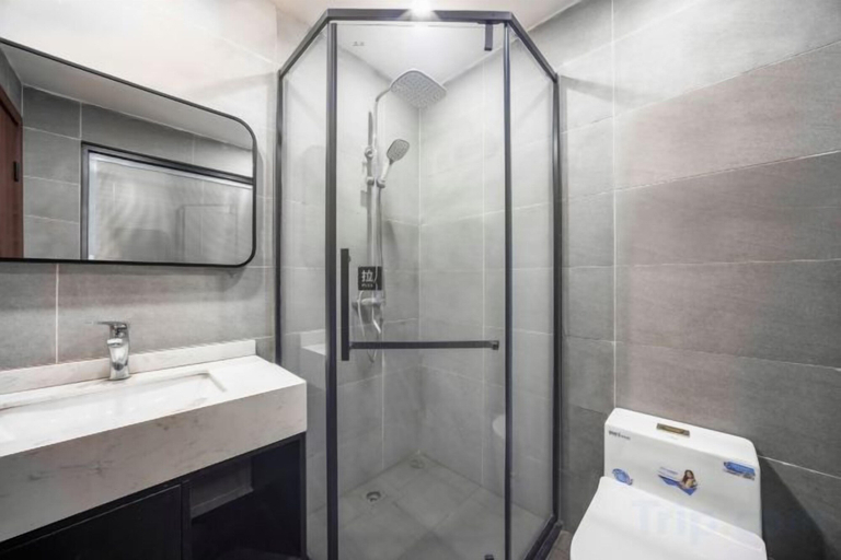 Bathroom 3, Yinan Inn, Chengdu