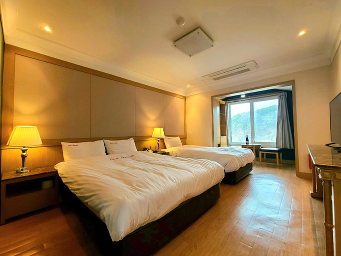Bedroom 3, Chereville Spa Tourist Hotel, Yangpyeong