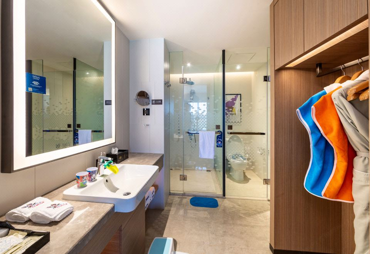 Bathroom 4, Hampton by Hilton Chengdu Dujiangyan, Chengdu