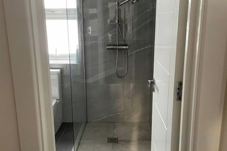 Bathroom 2, Greenwich Oasis Near o2 arena with Spacious Charm, London